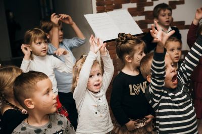 Honey Home – головний вхід та фото зсередини