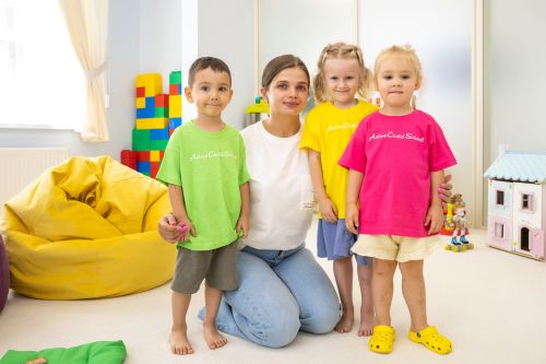 Active Child School – главный вход и вид внутри