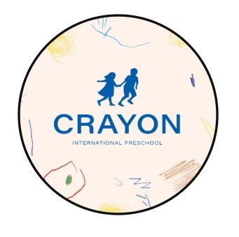 Crayon International Preschool – головний вхід та фото зсередини