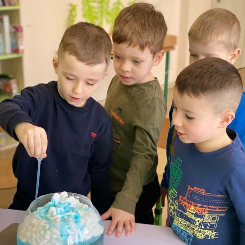 I-Kids – головний вхід та фото зсередини
