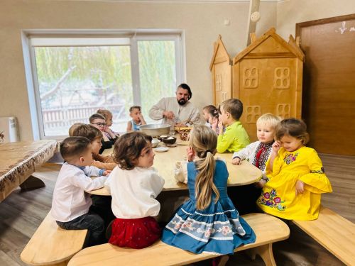 Домашній садочок «Золотий місточок» – ігровий майданчик та інтер'єр садочка