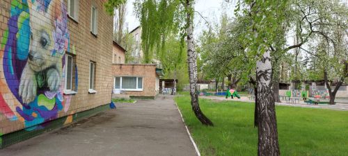Детский сад №202 – главный вход и вид внутри