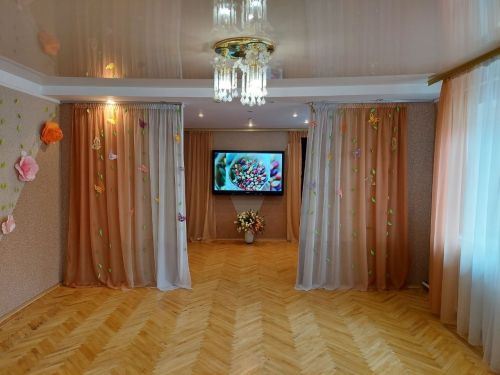 Детский сад №249 – главный вход и вид внутри