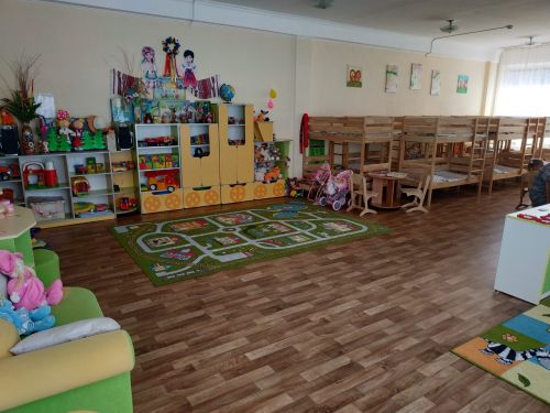 Дитячий садок №523 – головний вхід та фото зсередини