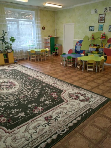 Дитячий садок №812 – головний вхід та фото зсередини