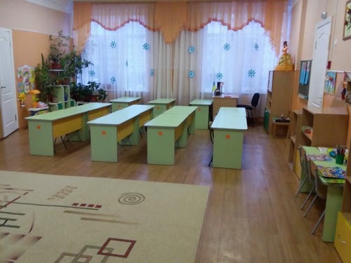Дитячий садок №150 – головний вхід та фото зсередини